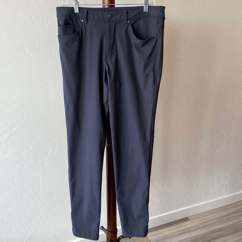Men’s Lululemon ABC pant. 32 x32.